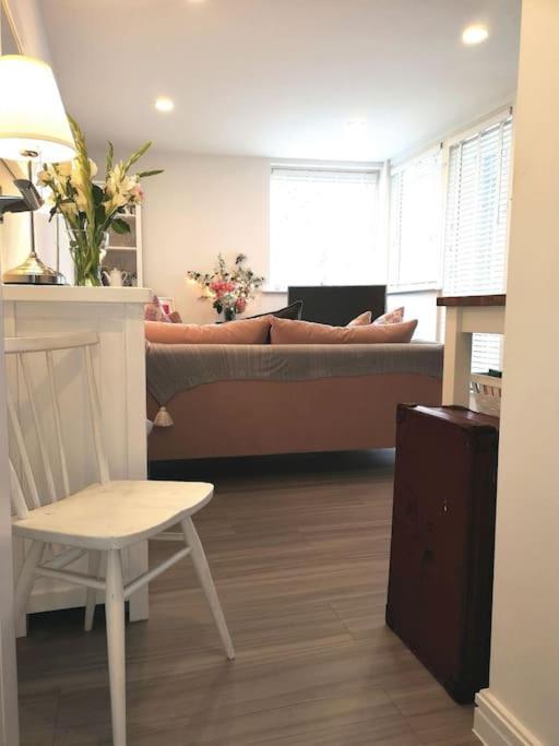 Apartmán Luxury Modern Apt With Parking On Leigh Broadway Exteriér fotografie